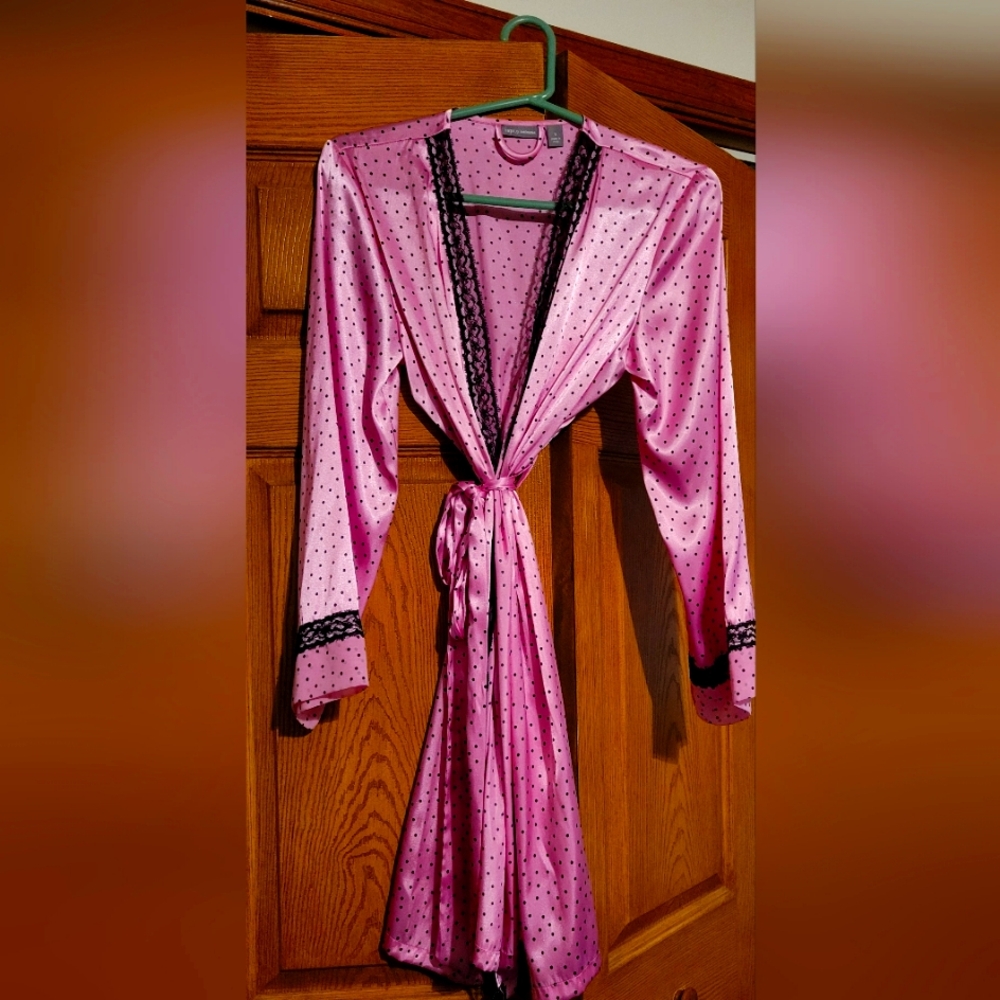 Apt 9 Polkadot Robe
